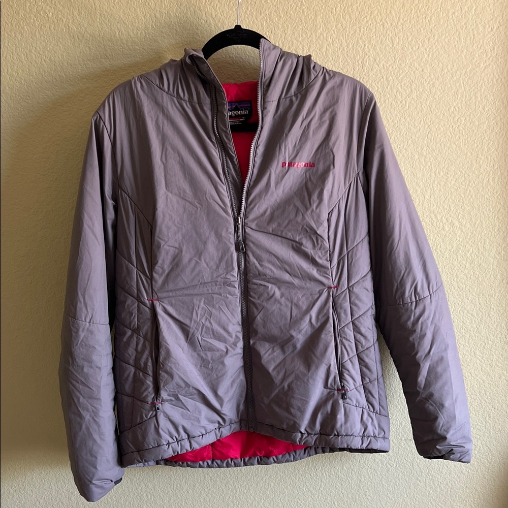 Patagonia Light Gray and Red Puffer